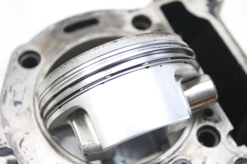 photo de CYLINDRE PISTON PIAGGIO MP3 RL 250 (2006 - 2010) - Vue rapprochée