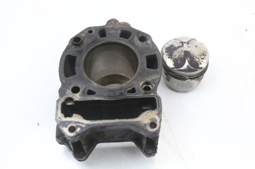 photo de CYLINDRE PISTON PIAGGIO MP3 125 (2006 - 2014) - État de surface