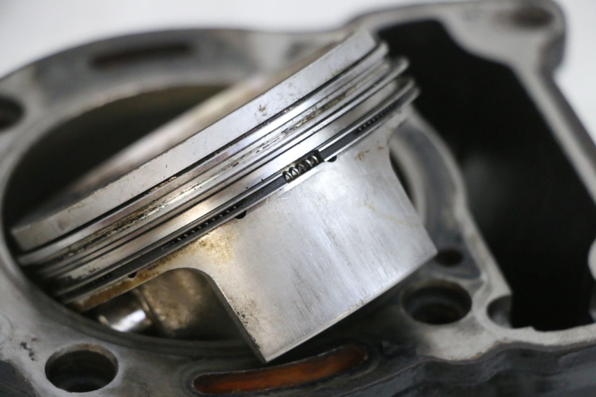 photo de CYLINDRE PISTON PIAGGIO MP3 RL 250 (2006 - 2010) - Zoom composants