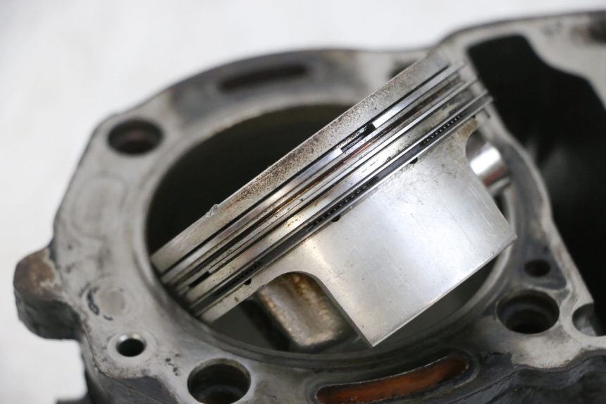 photo de CYLINDRE PISTON PIAGGIO MP3 RL 250 (2006 - 2010) - Vue rapprochée