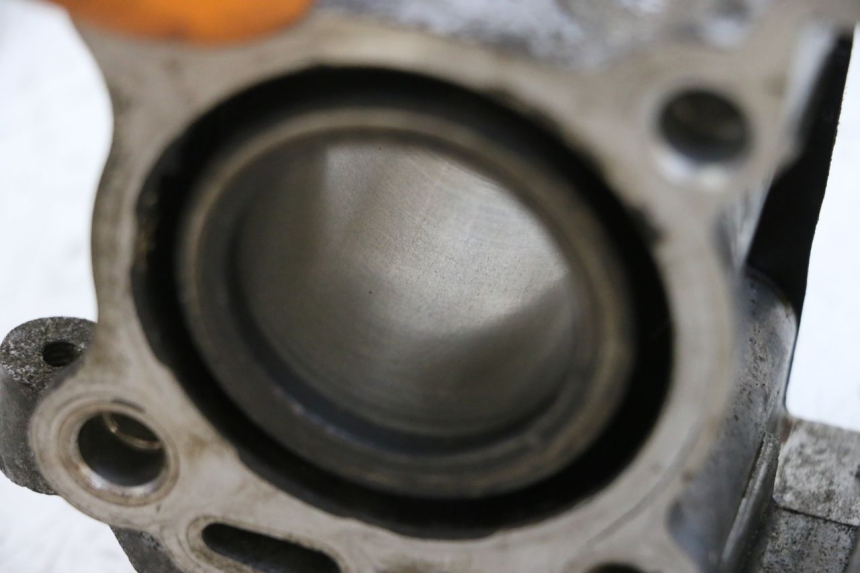 photo de CYLINDRE PISTON YAMAHA NEOS NEO'S 4T 50 (2008 - 2016) - Autre angle de vue