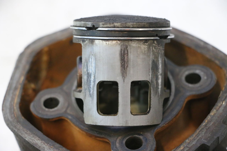 photo de CYLINDRE PISTON MBK NITRO 50 (2004 - 2008) - Angle alternatif