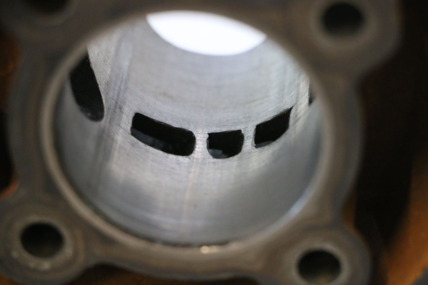 photo de CYLINDRE PISTON MBK NITRO 50 (2004 - 2008) - Vue d’ensemble