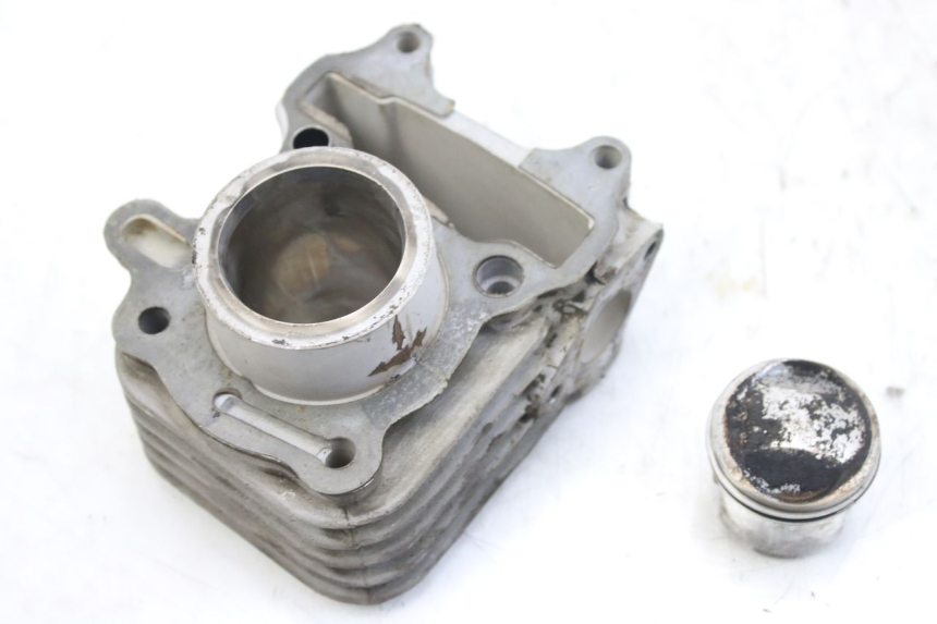 photo de CYLINDRE PISTON SYM ORBIT 2 4T 50 (2008 - 2017) - Gros plan technique