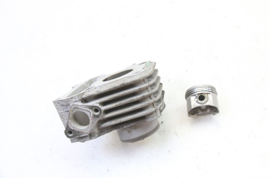 photo de CYLINDRE PISTON SYM ORBIT 2 4T 50 (2008 - 2017) - Autre angle de vue