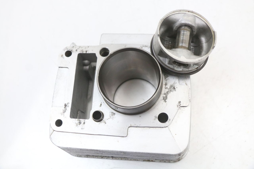 photo de CYLINDRE PISTON ASTOR ORCAL 125 (2015 - 2017) - État de surface