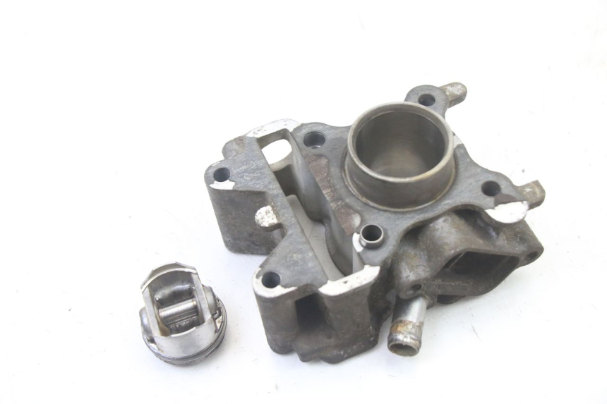 photo de CYLINDRE PISTON MBK OVETTO 4T 50 (2008 - 2016) - Autre angle de vue