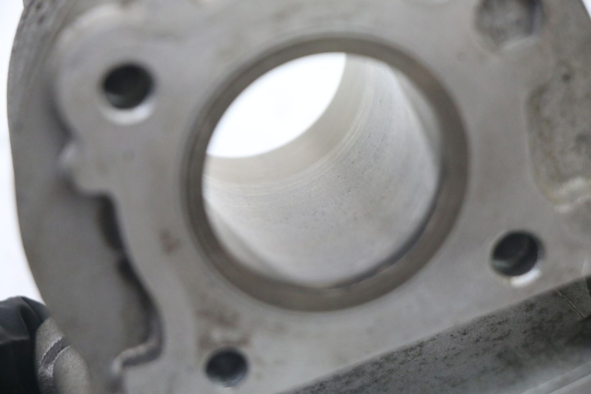 photo de CYLINDRE PISTON PEUGEOT KISBEE 4T 50 (2010 - 2017) - Zoom composants