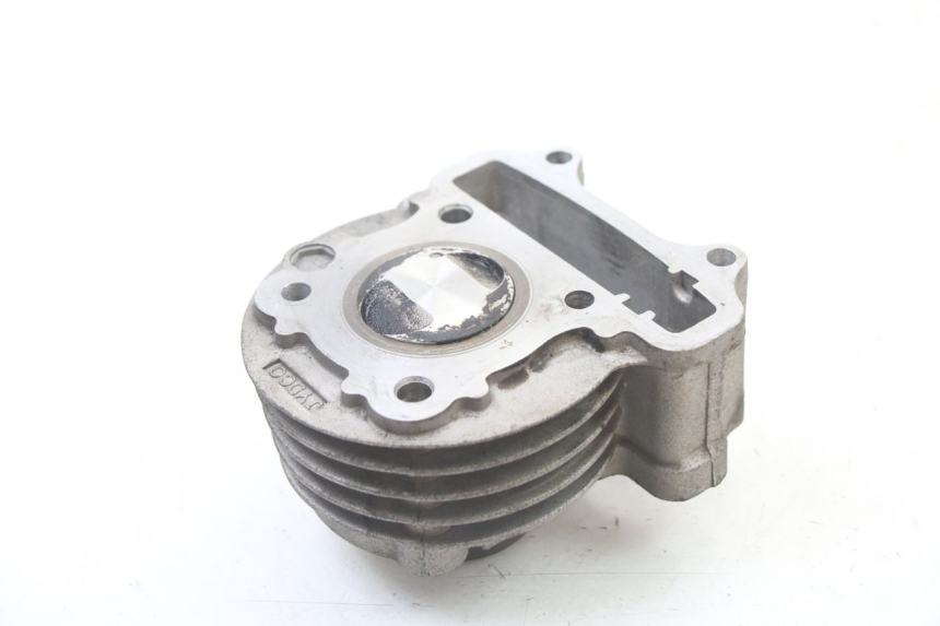 photo de CYLINDRE PISTON PEUGEOT KISBEE 4T 50 (2010 - 2017) - Autre angle de vue