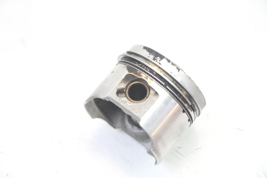 photo de CYLINDRE PISTON PEUGEOT KISBEE 4T 50 (2010 - 2017) - Points de fixation