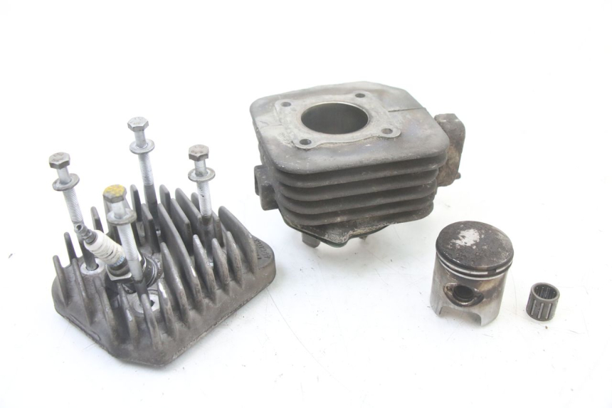 photo de CYLINDRE PISTON PEUGEOT LUDIX ONE 50 (2005 - 2008) - Autre angle de vue