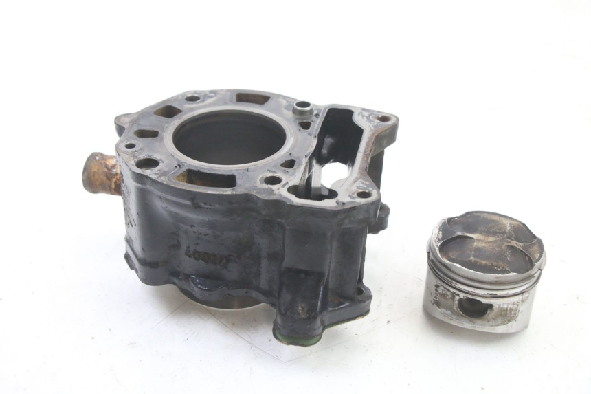 photo de CYLINDRE PISTON PIAGGIO X8 125 (2004 - 2007) - Zoom état d’usage