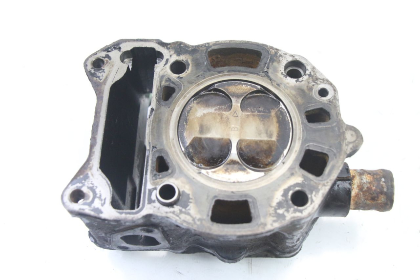 photo de CYLINDRE PISTON PIAGGIO X8 125 (2004 - 2007) - Gros plan technique