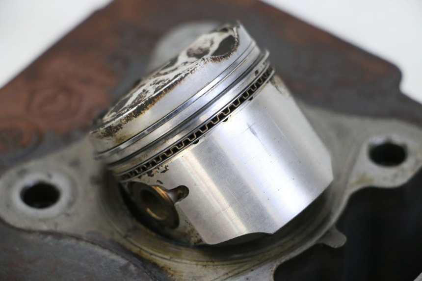 photo de CYLINDRE PISTON PIAGGIO ZIP 4T 50 (2018 - 2020) - Zoom composants