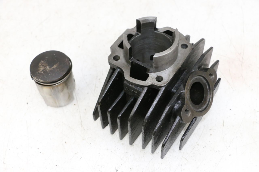 photo de CYLINDRE PISTON YAMAHA PW 80 (1983 - 2014) - Points de fixation