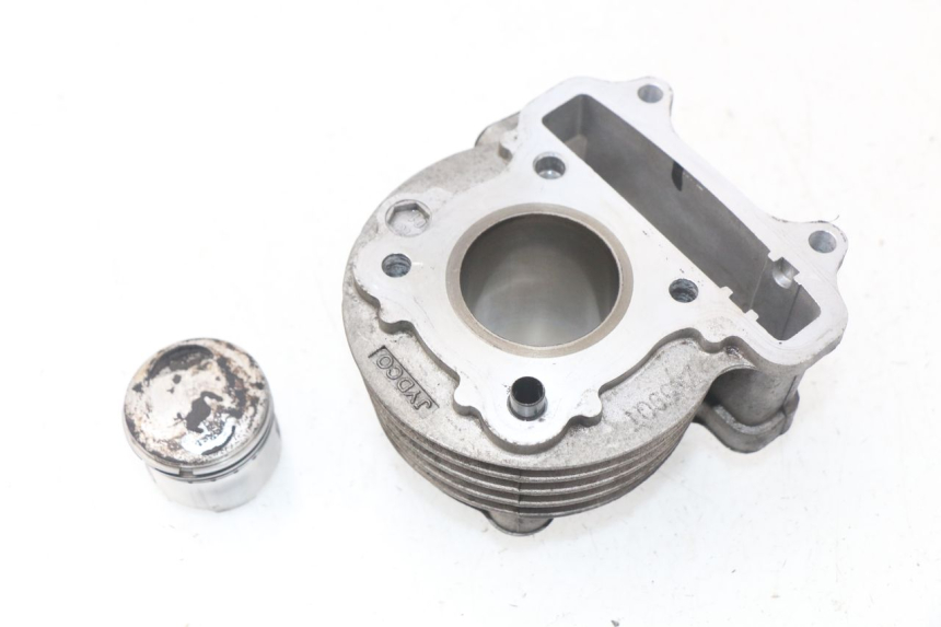 photo de CYLINDRE PISTON TNT MOTOR ROMA 10' 4T 50 (2007 - 2018) - Points de fixation