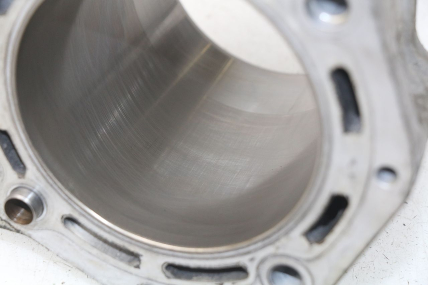 photo de CYLINDRE PISTON PEUGEOT SATELIS 500 (2007 - 2013) - Autre angle de vue