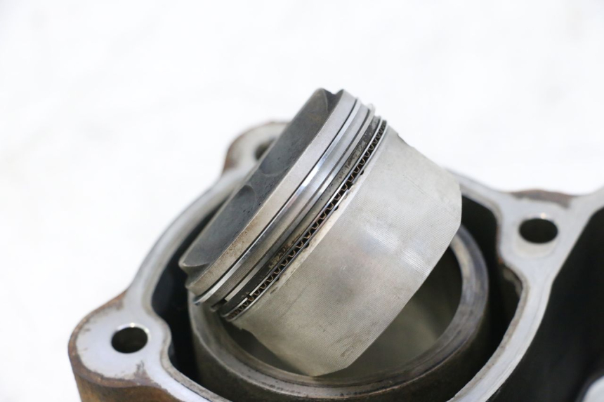 photo de CYLINDRE PISTON PEUGEOT SATELIS 125 (2006 - 2009) - Focus structure