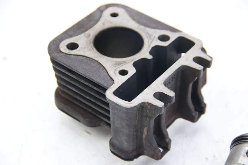 photo de CYLINDRE PISTON APRILIA SCARABEO 4T 50 (2009 - 2017) - Zoom état d’usage
