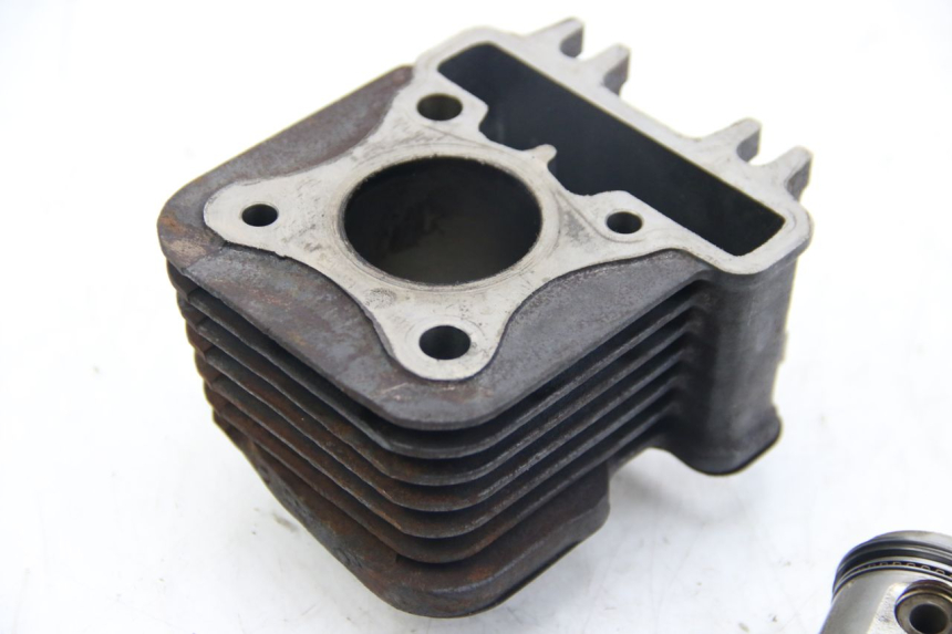 photo de CYLINDRE PISTON APRILIA SCARABEO 4T 50 (2009 - 2017) - Autre angle de vue