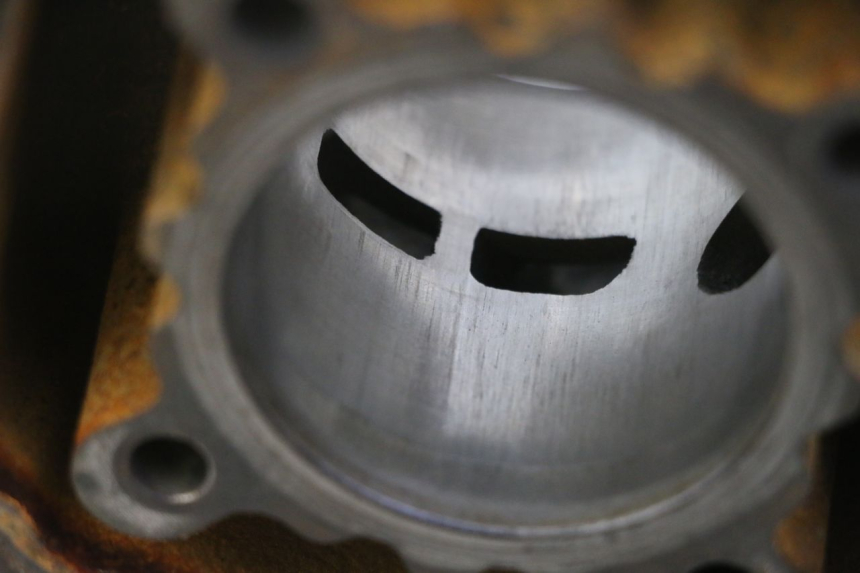 photo de CYLINDRE PISTON DERBI SENDA SM DRD 50 (2008 - 2013) - Détails caractéristiques