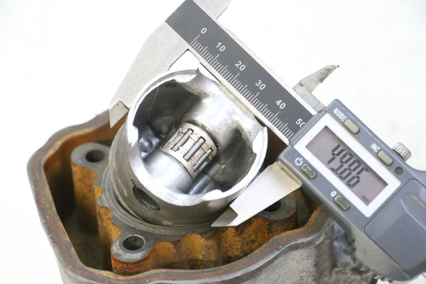 photo de CYLINDRE PISTON DERBI SENDA SM DRD 50 (2008 - 2013) - Autre angle de vue