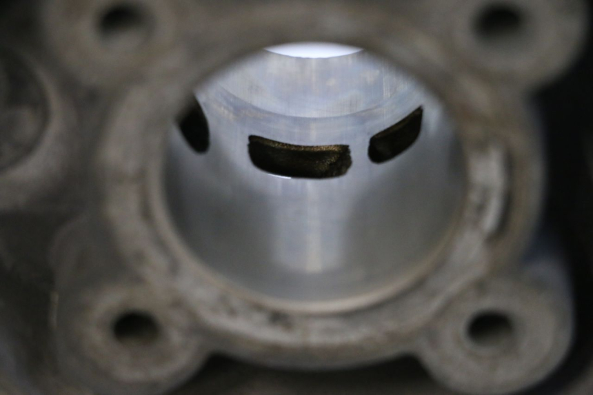 photo de CYLINDRE PISTON PEUGEOT SPEEDFIGHT LC 50 (1996 - 2002) - État de surface