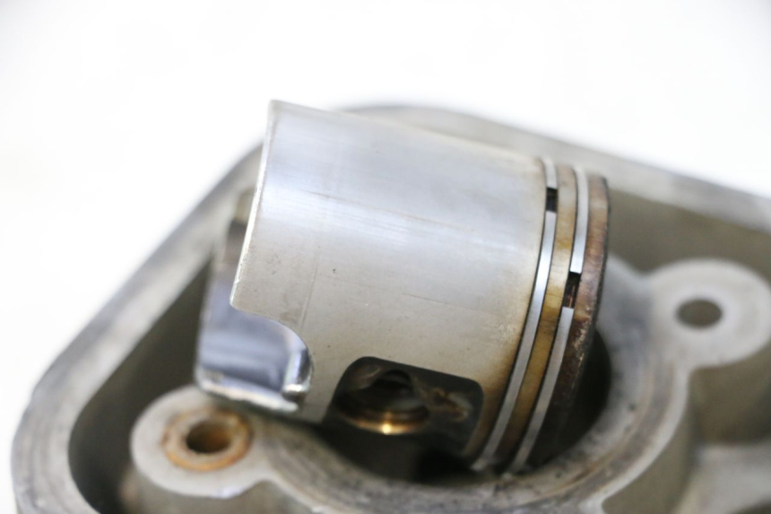 photo de CYLINDRE PISTON PEUGEOT SPEEDFIGHT LC 50 (1996 - 2002) - Aperçu profil