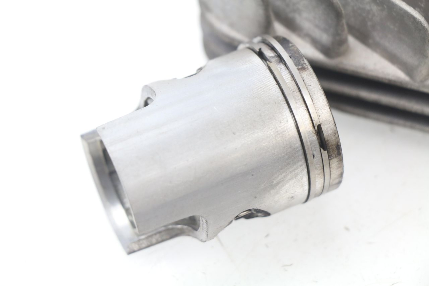 photo de CYLINDRE PISTON APRILIA SR 2T 50 (2012 - 2017) - Vue rapprochée