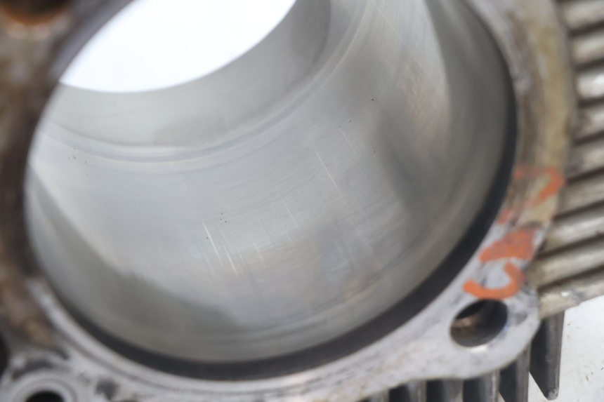 photo de CYLINDRE PISTON DUCATI SS IE DS CARENEE 1000 (2002 - 2006) - Angle alternatif