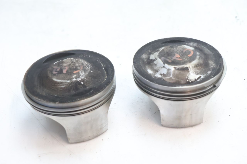 photo de CYLINDRE PISTON DUCATI SS IE DS CARENEE 1000 (2002 - 2006) - Gros plan technique