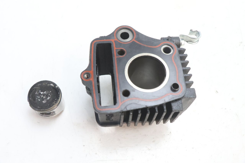 photo de CYLINDRE PISTON YAMASAKI STREET 50 (2013 - 2018) - Zoom état d’usage