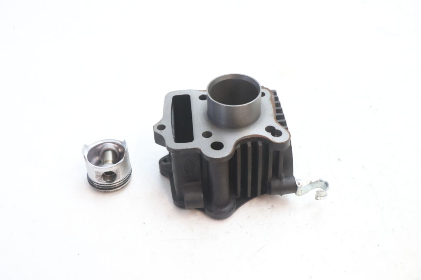photo de CYLINDRE PISTON YAMASAKI STREET 50 (2013 - 2018) - Autre angle de vue