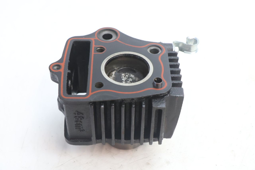 photo de CYLINDRE PISTON YAMASAKI STREET 50 (2013 - 2018) - Gros plan technique