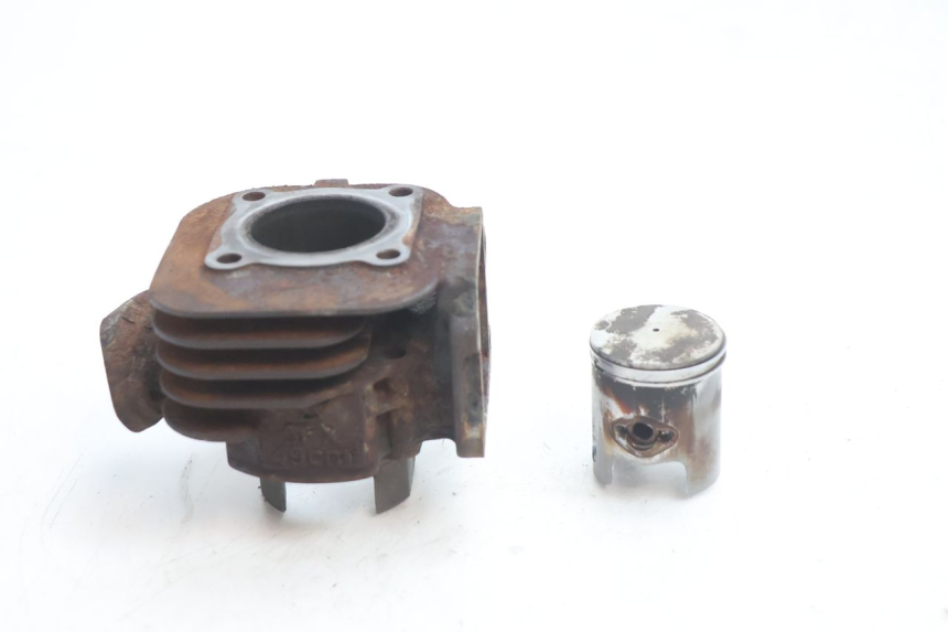 photo de CYLINDRE PISTON MBK STUNT NAKED 50 (2004 - 2018) - Zoom état d’usage