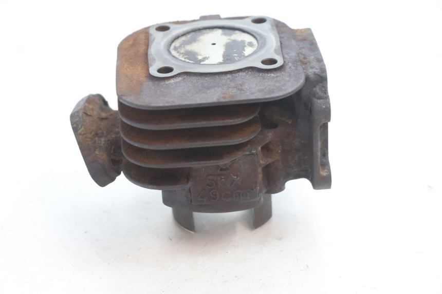 photo de CYLINDRE PISTON MBK STUNT NAKED 50 (2004 - 2018) - Gros plan technique