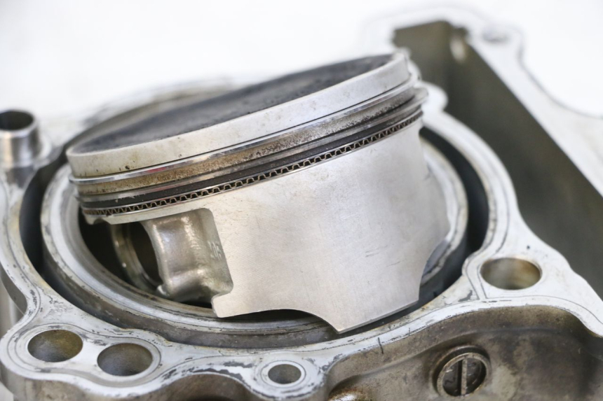 photo de CYLINDRE PISTON SUZUKI SV S 650 (1999 - 2002) - Focus structure