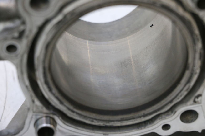 photo de CYLINDRE PISTON SUZUKI SV S 650 (1999 - 2002) - Zoom état d’usage