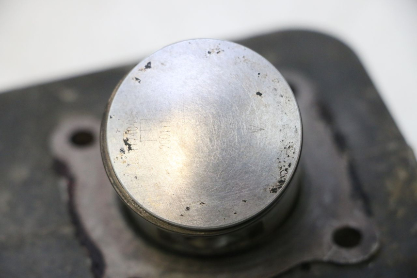 photo de CYLINDRE PISTON PEUGEOT TREKKER 50 (1995 - 2004) - Angle alternatif