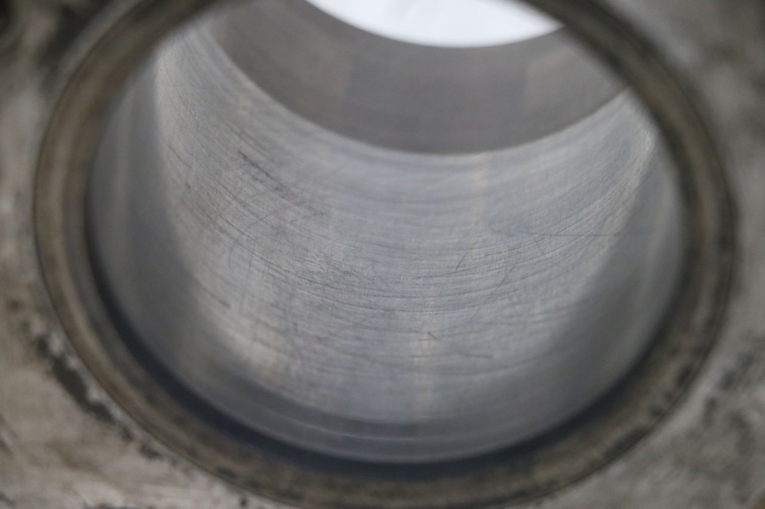 photo de CYLINDRE PISTON HONDA TRX 300 (1988 - 2000) - Autre angle de vue