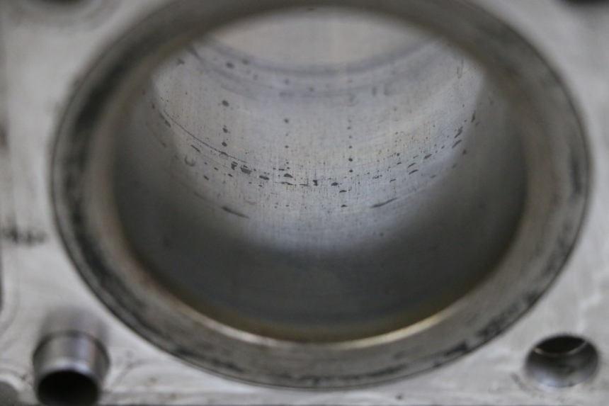 photo de CYLINDRE PISTON YAMAHA TTR 125 (2000 - 2020) - Autre angle de vue