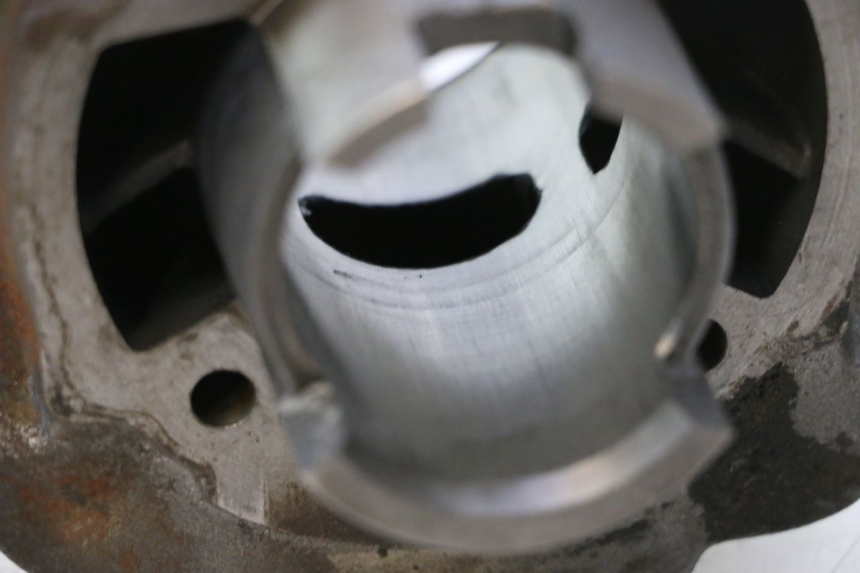 photo de CYLINDRE PISTON PIAGGIO TYPHOON 50 (2000 - 2009) - Points de fixation