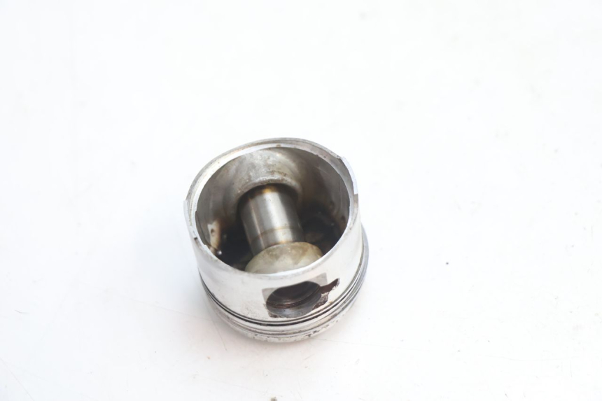 photo de CYLINDRE PISTON PEUGEOT V-CLIC VCLIC 50 (2007 - 2013) - Angle alternatif
