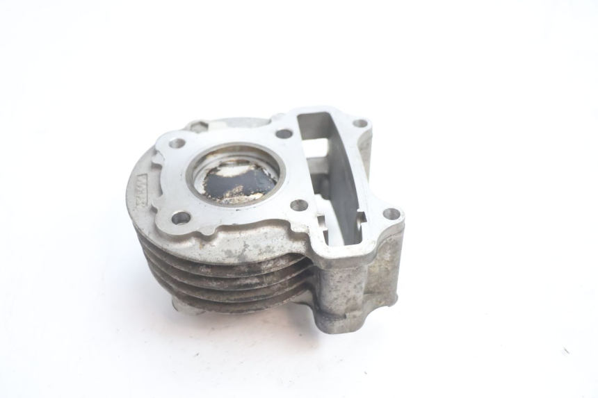 photo de CYLINDRE PISTON PEUGEOT V-CLIC VCLIC 50 (2007 - 2013) - Gros plan technique