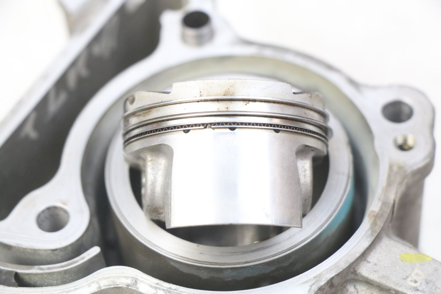 photo de CYLINDRE PISTON PIAGGIO VESPA GTS IGET ABS 125 (2017 - 2023) - Zoom composants