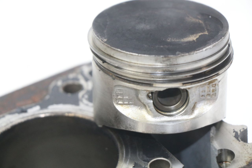 photo de CYLINDRE PISTON PIAGGIO VESPA LX 125 (2005 - 2010) - Vue rapprochée