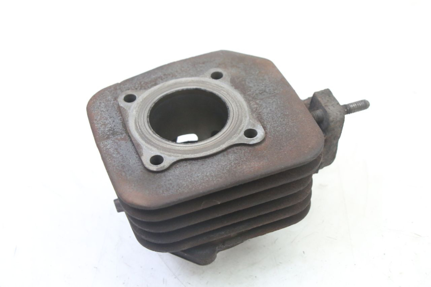 photo de CYLINDRE PISTON PEUGEOT VIVACITY NEW 2T 50 (2008 - 2017) - Points de fixation