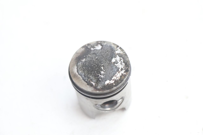 photo de CYLINDRE PISTON PEUGEOT VIVACITY 50 (2004 - 2009) - Vue rapprochée