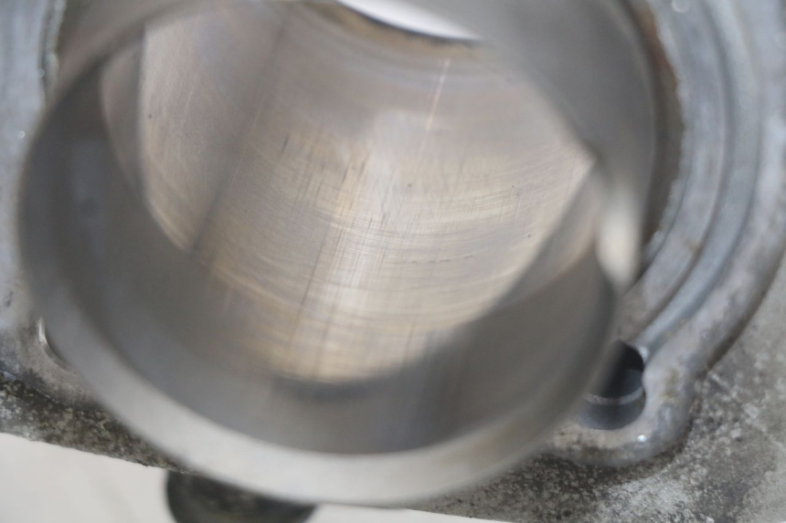 photo de CYLINDRE PISTON DAELIM VJ ROADWIN FI 125 (2008 - 2017) - Autre angle de vue