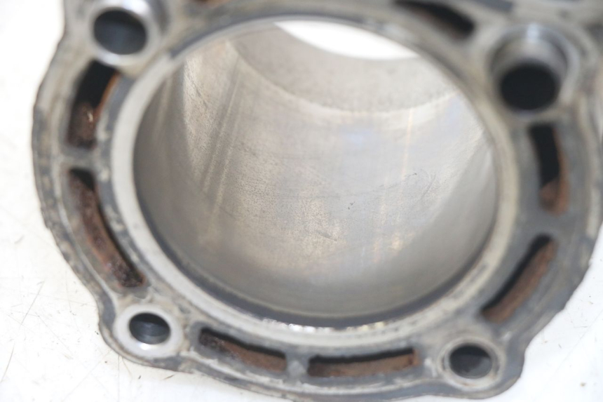 photo de CYLINDRE PISTON YAMAHA X-MAX XMAX 250 (2006 - 2009) - Gros plan technique